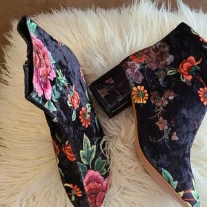 Flower booties
